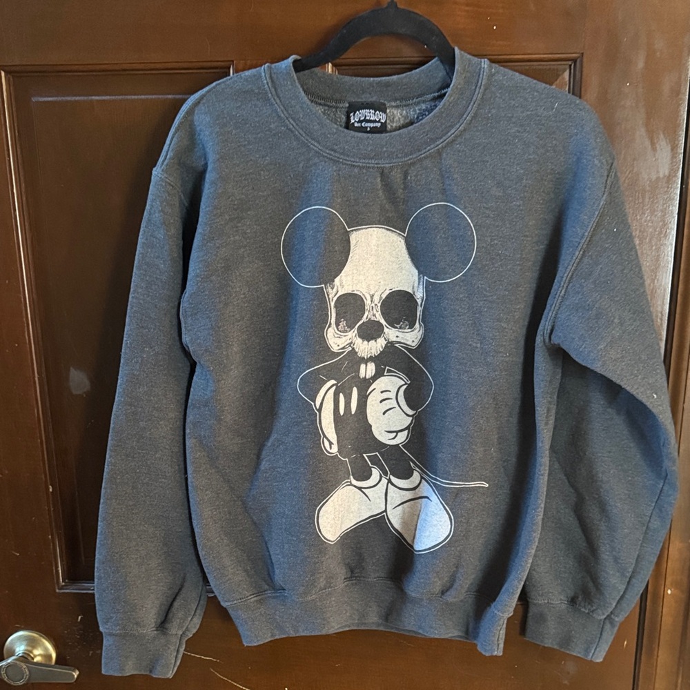 Vintage Gray Graphic Sweatshirt skull Mickey